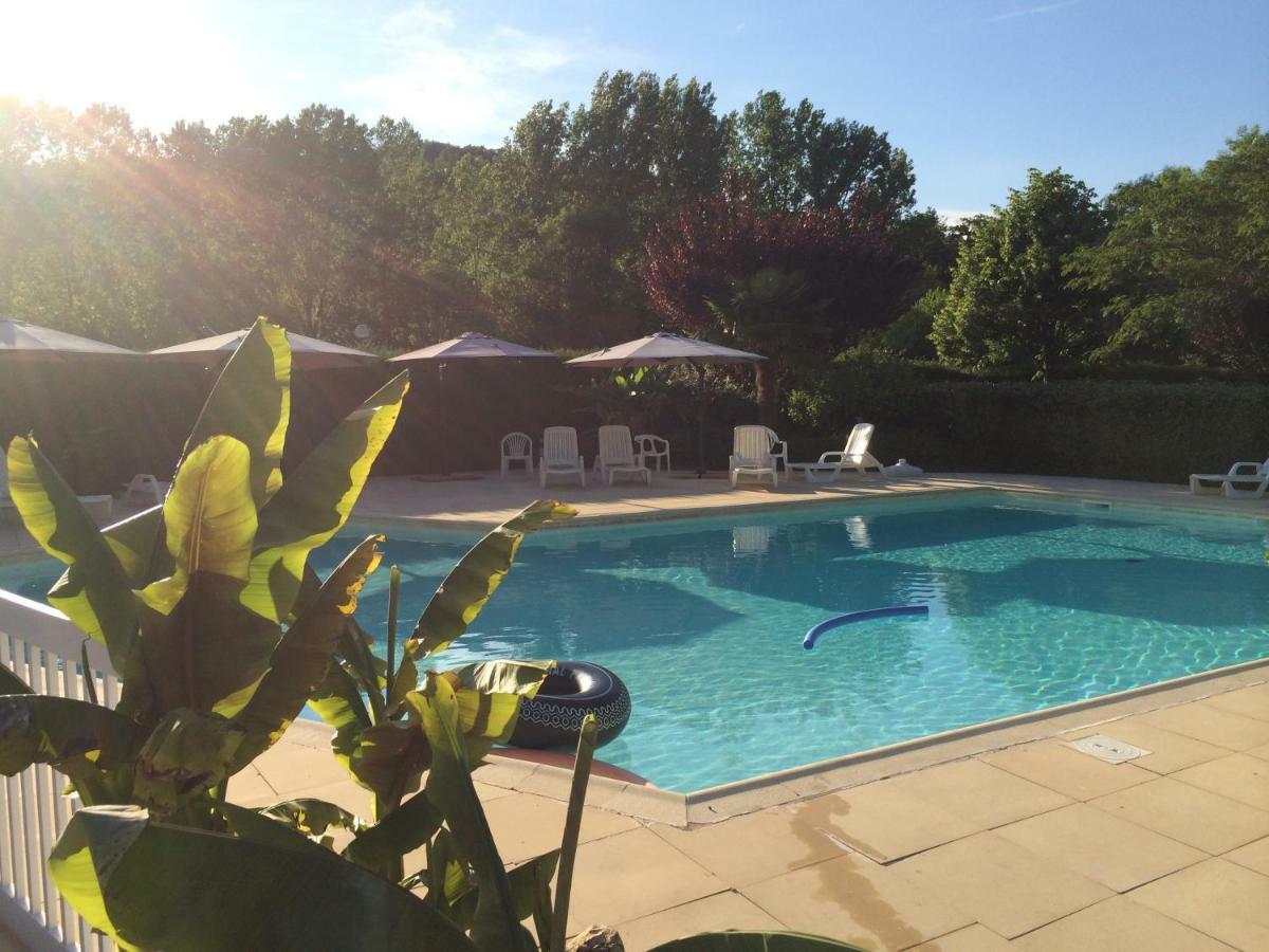 Le Moulin Du Bleufond Hotel Montignac-Lascaux Luaran gambar