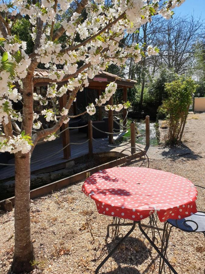 Le Moulin Du Bleufond Hotel Montignac-Lascaux Luaran gambar